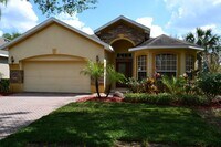 Building Photo - 4 BR Lakefront & Pool Home