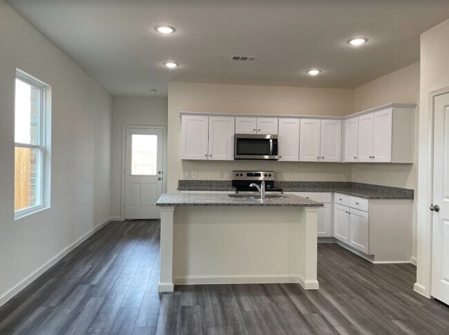Building Photo - 3 bedroom house in Forney!
