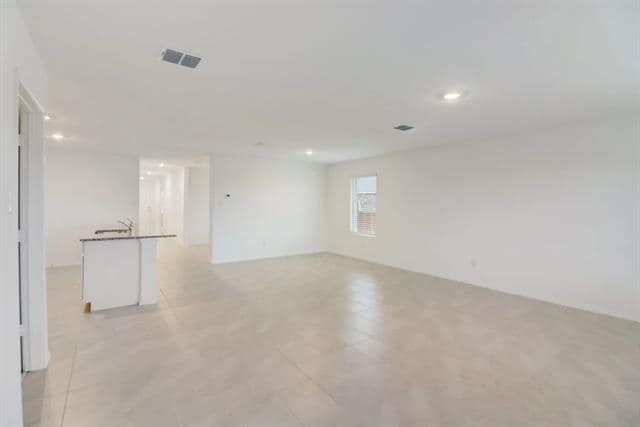 Building Photo - 2836 Ozark Cir