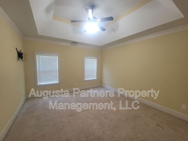 Building Photo - 1010 Barrett Dr