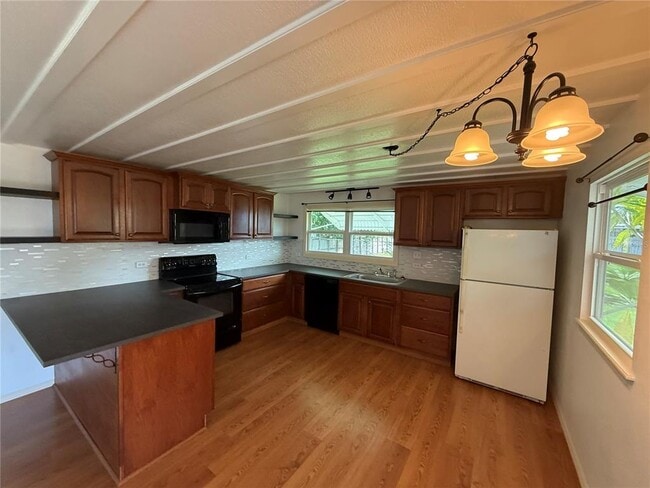 Building Photo - 255 Trailer Ln