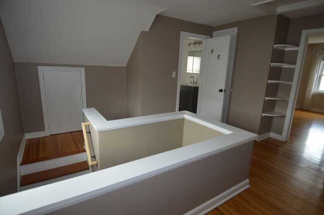 Building Photo - Wonderful 2 Bedroom/2 Bathroom House for Rent