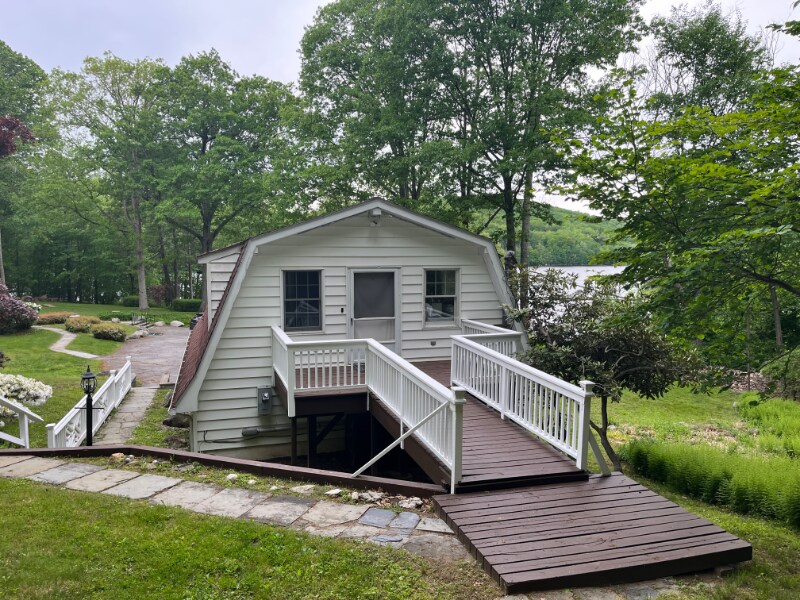 Building Photo - 322 E Boyds Rd