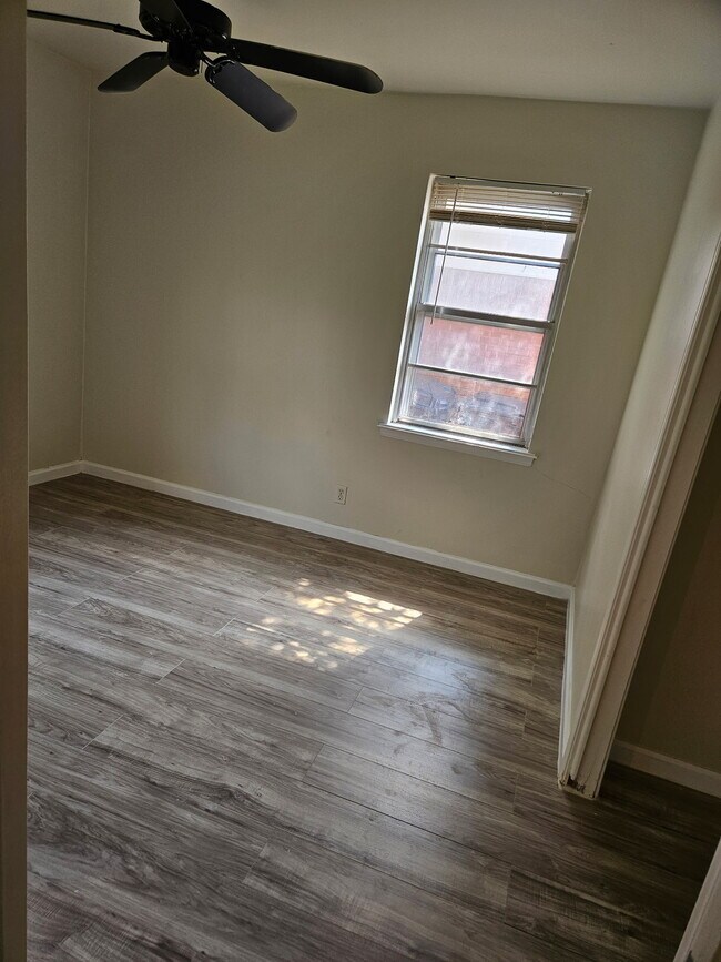 Building Photo - 405 NW 84th St