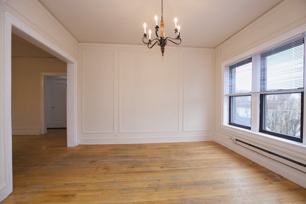 Building Photo - 1238 Oak Ave