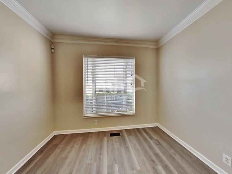 Building Photo - 2365 Edencrest Dr