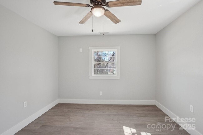 Building Photo - 132 Shady Grove Rd