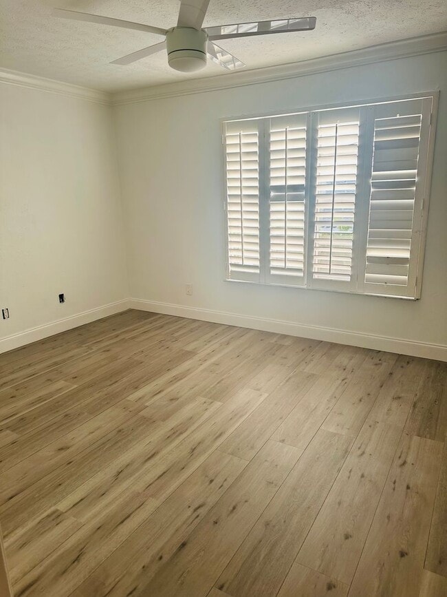 Building Photo - SW area Condo with a pool