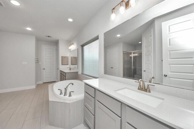Building Photo - 28907 Ridge Valley Ct