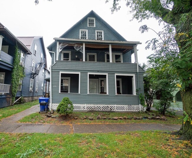 Building Photo - 175 Pearl St