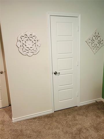 Building Photo - 8404 Radiant St