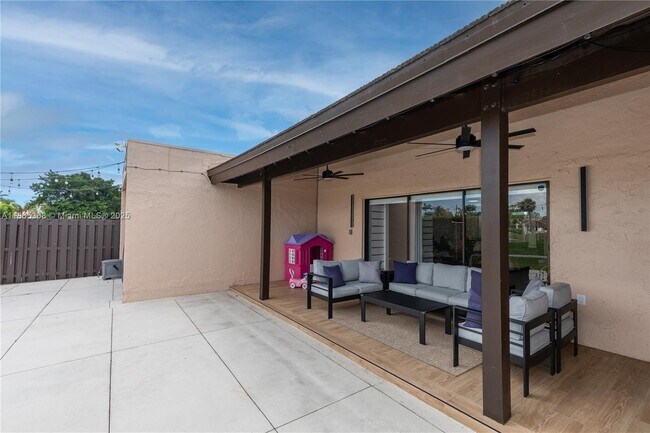 Building Photo - 7225 Coldstream Dr