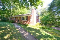 Building Photo - 17 Laurel Park Dr