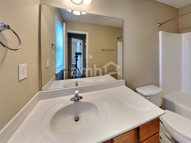 Building Photo - 2622 Lance Ridge Way NE