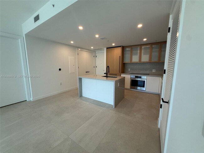 Building Photo - 2200 Brickell Ave