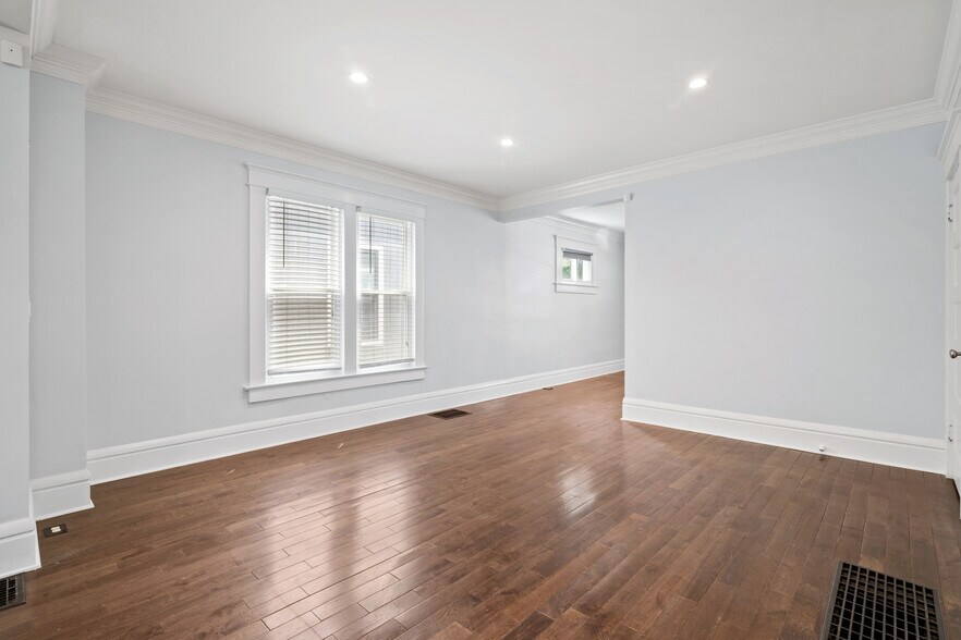 Dinning Room - 1382 S 5th St