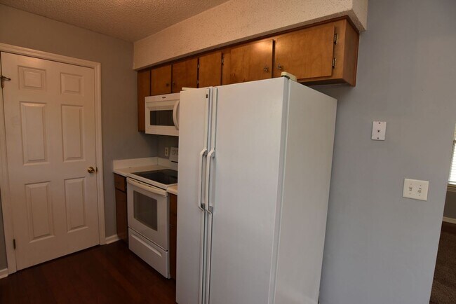 Building Photo - 1226 Roberts Way