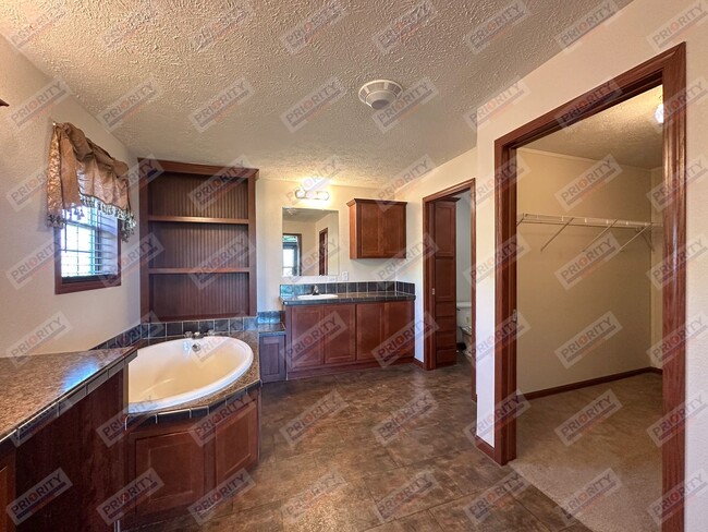 Building Photo - Rural Single Family Home