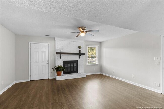 Building Photo - 5839 Rivercroft Rd