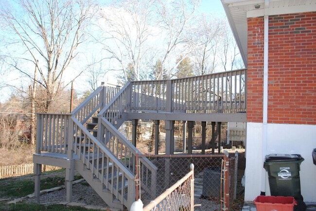 Building Photo - 2129 Dogoon Dr
