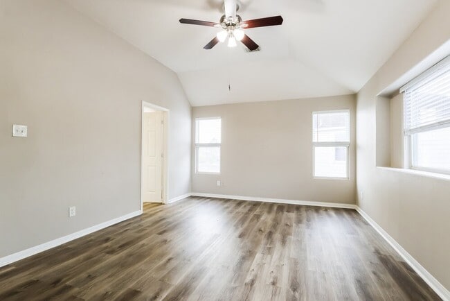 Building Photo - 20806 Fox Trot Ct