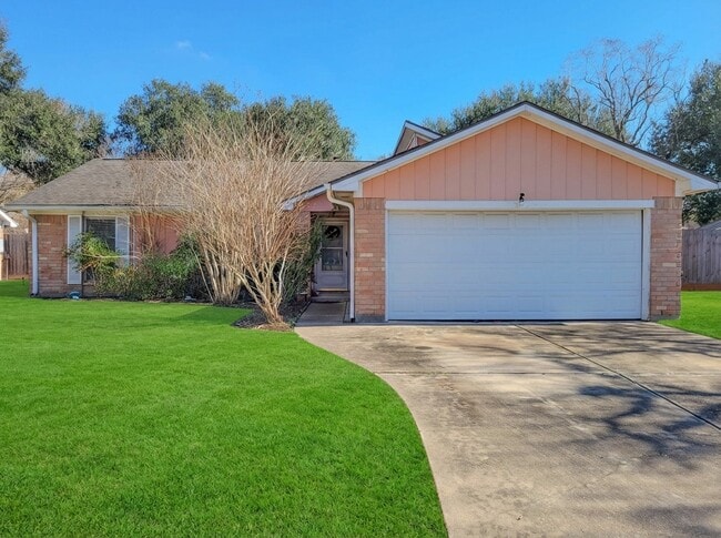 Building Photo - 412 Land Grant Dr