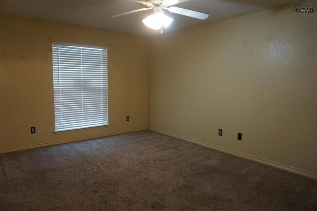 Building Photo - Red Bluff Terrace