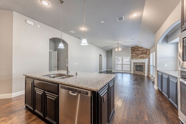 Building Photo - 1008 Snowbird Dr