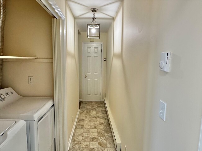 Building Photo - 530 NY-164