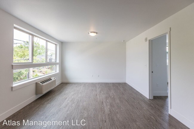 Building Photo - 4975 NE 14th Pl