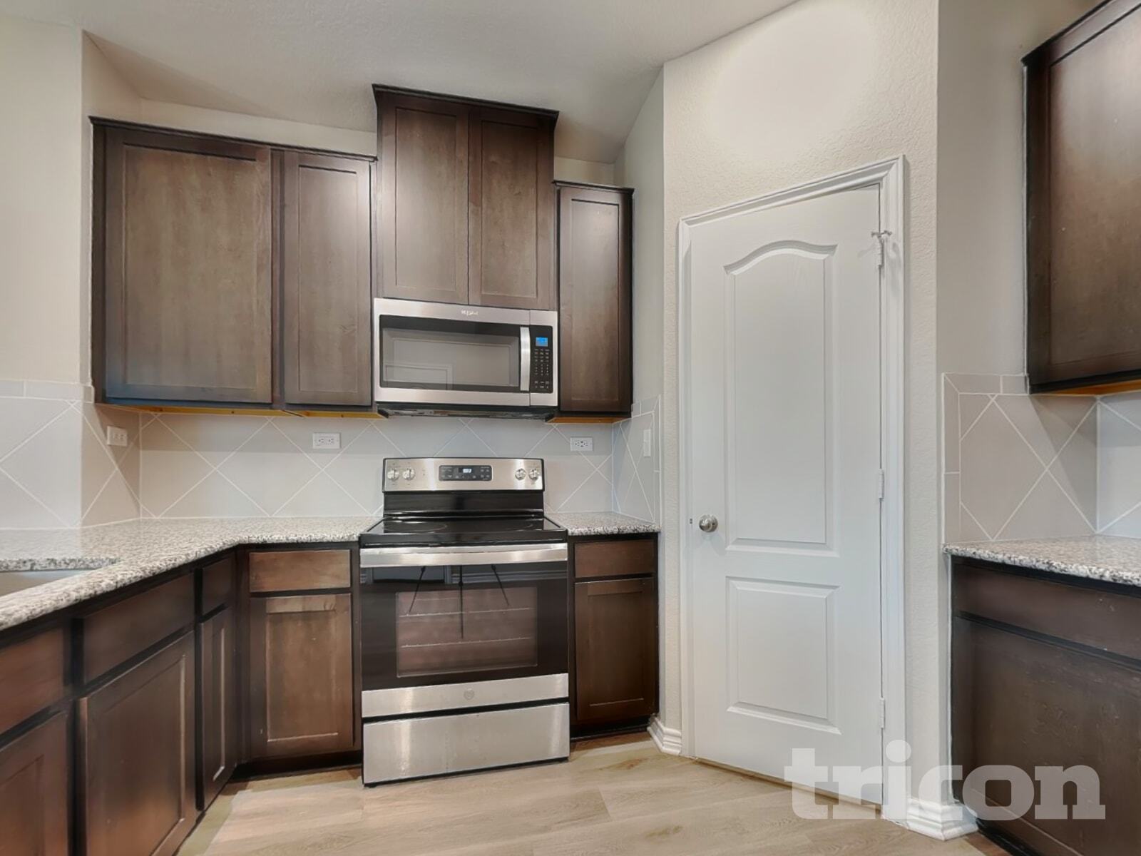 Building Photo - 601 Lost Pond