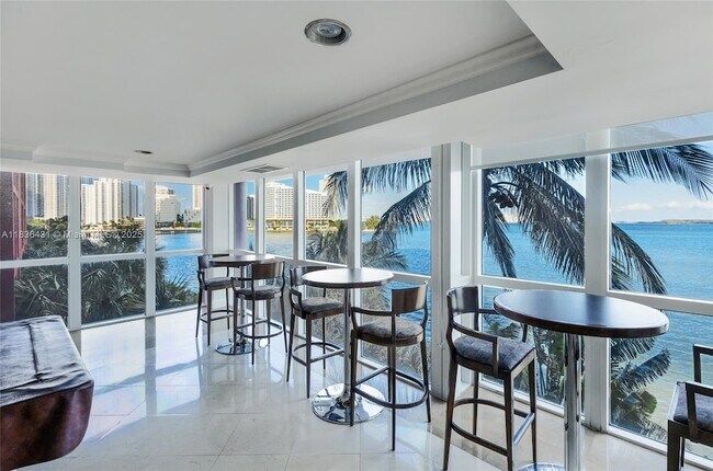 Building Photo - 1155 Brickell Bay Dr