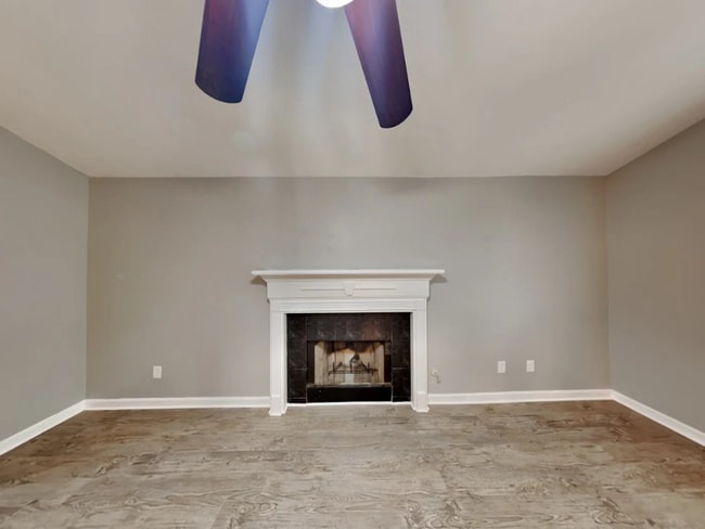 Building Photo - 2319 Sandspring Dr SW