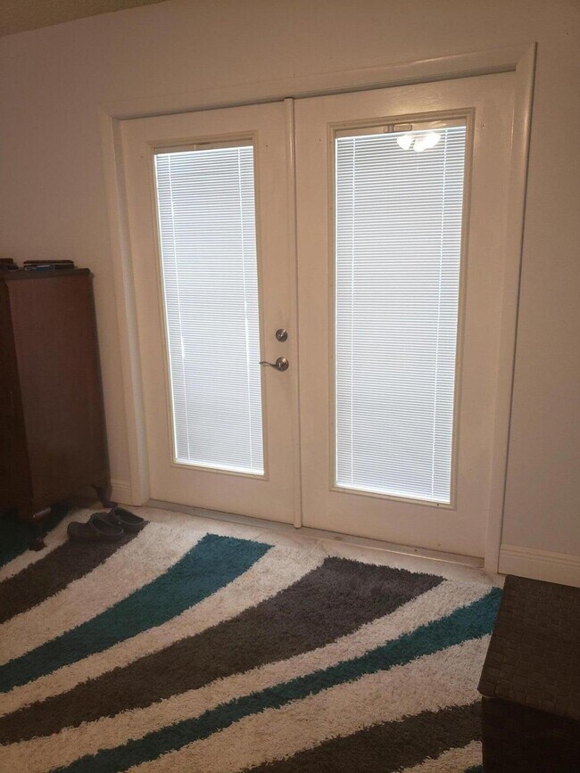 Building Photo - 8350 SE Sweet Bay Ave