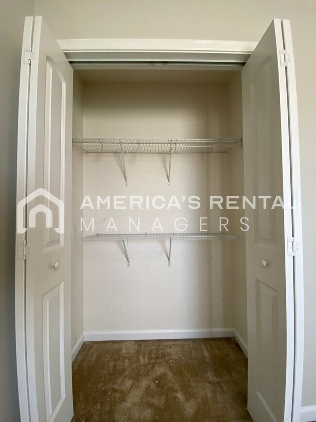 Building Photo - Home for Rent in Montgomery with Fenced in Backyard!!! New LVP Flooring! View with 48 Hours Notic...