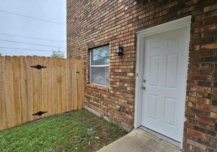 Building Photo - 506 Alpine St