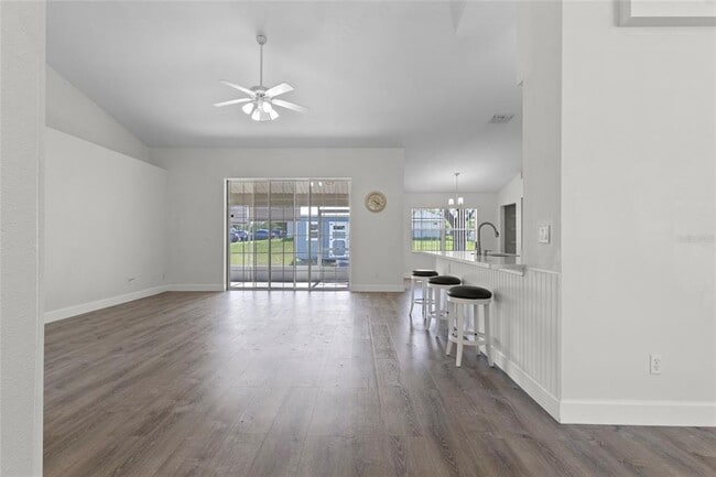 Building Photo - 11490 SW 46th Ave