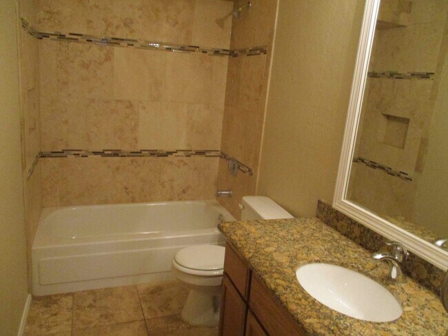 Building Photo - GET A BIG HOUSE FOR A SMALL PRICE IN BEAR CREEK