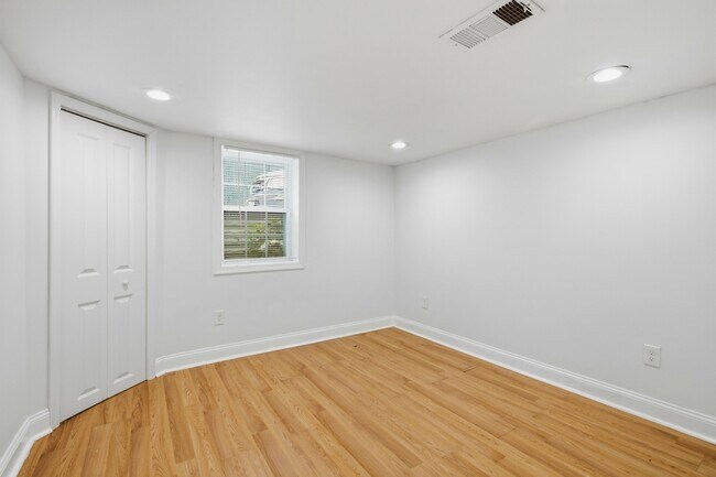 Building Photo - 3616 Coolidge Ave