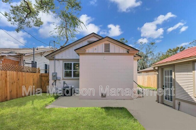 Building Photo - 1016 Seiler Ave