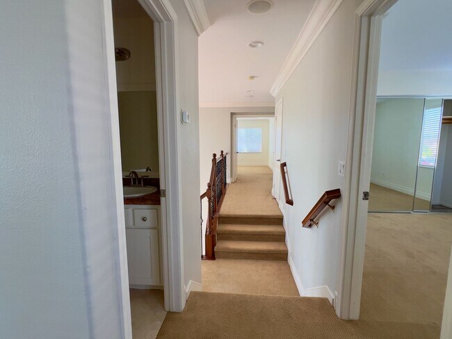 Building Photo - Upgraded 4 bedrooms 3 full baths home in Chula Vista- San Miguel Ranch area.