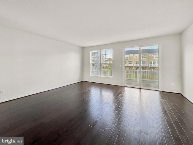 Building Photo - 439 Foxglove Way