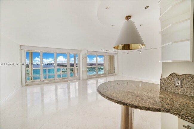 Building Photo - 2100 S Ocean Dr