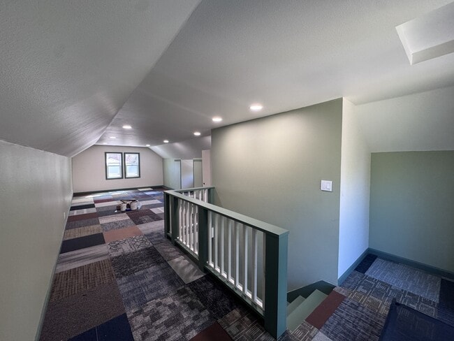 Building Photo - 4304 SE 30th Ave