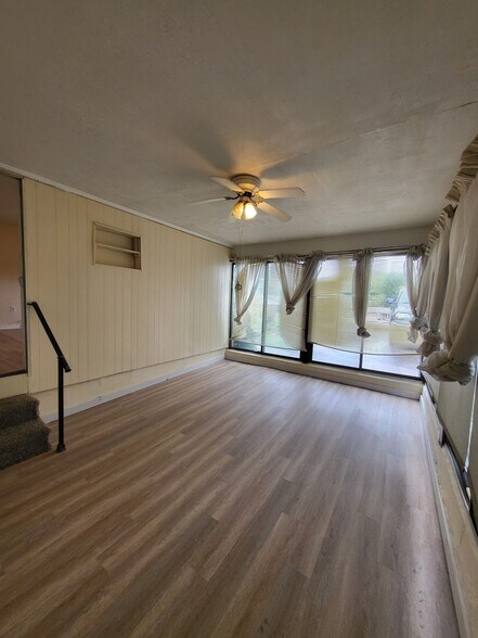 Building Photo - 1410 N 12th Ave