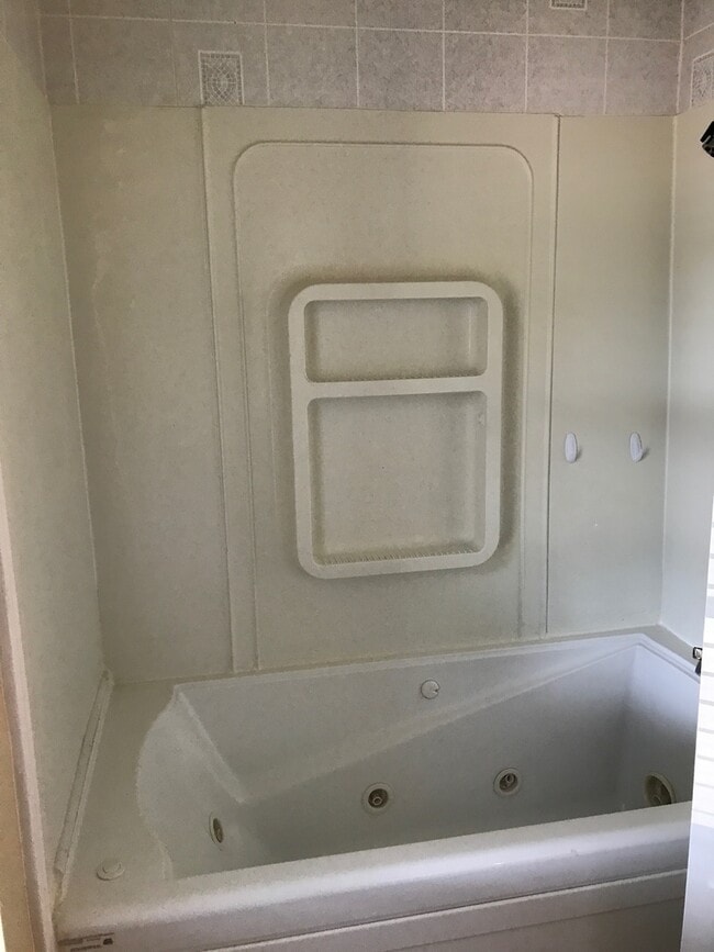 Building Photo - 5222 Clearwater Ct