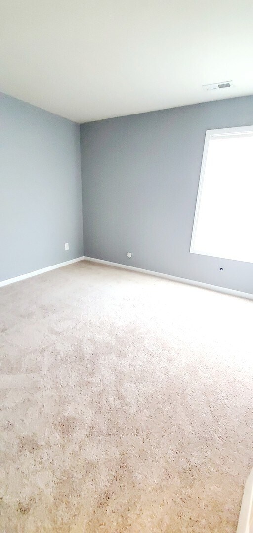 Building Photo - 3 Bedroom/2 Bath Charming Ranch