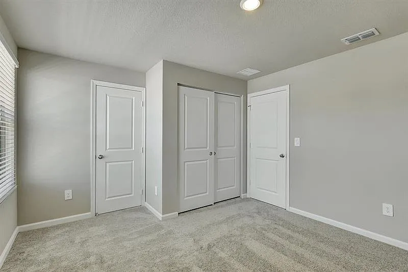 Building Photo - 5788 SE Edgewater Cir
