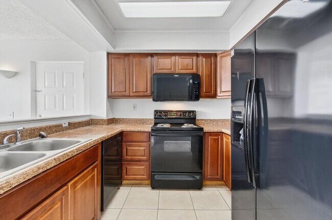 Building Photo - 752 Executive Center Dr