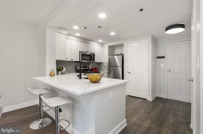 Kitchen - 1045 N Utah St